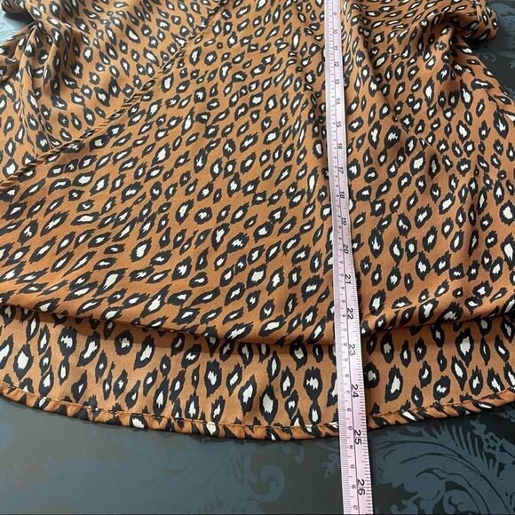 W5 Leopard Animal Print Short Sleeve Blouse Size Small - Picture 6 of 9